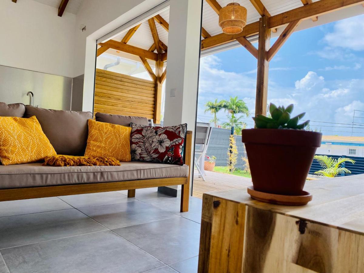 Vanille, A Proximite Des Plages, Idealement Situe Pour Visiter La Guadeloupe Le Gosier  Buitenkant foto